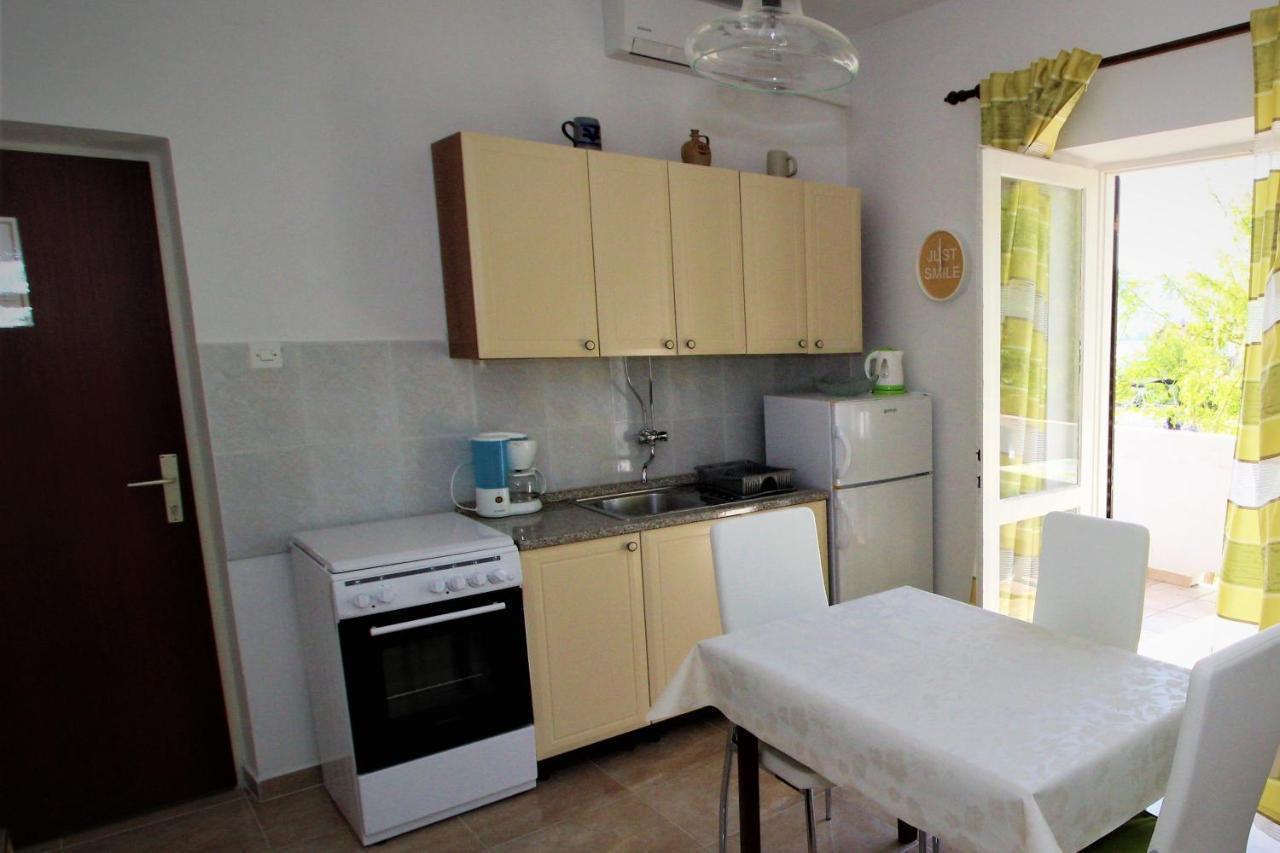 Apartments And Rooms With Parking Space Pag - 13060 Pag Town Exterior foto