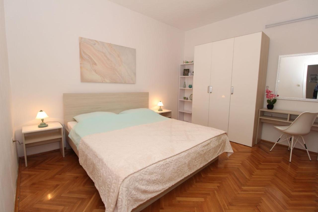 Apartments And Rooms With Parking Space Pag - 13060 Pag Town Exterior foto
