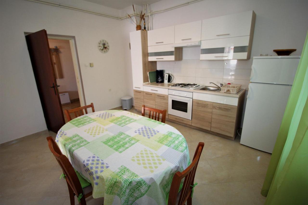 Apartments And Rooms With Parking Space Pag - 13060 Pag Town Exterior foto